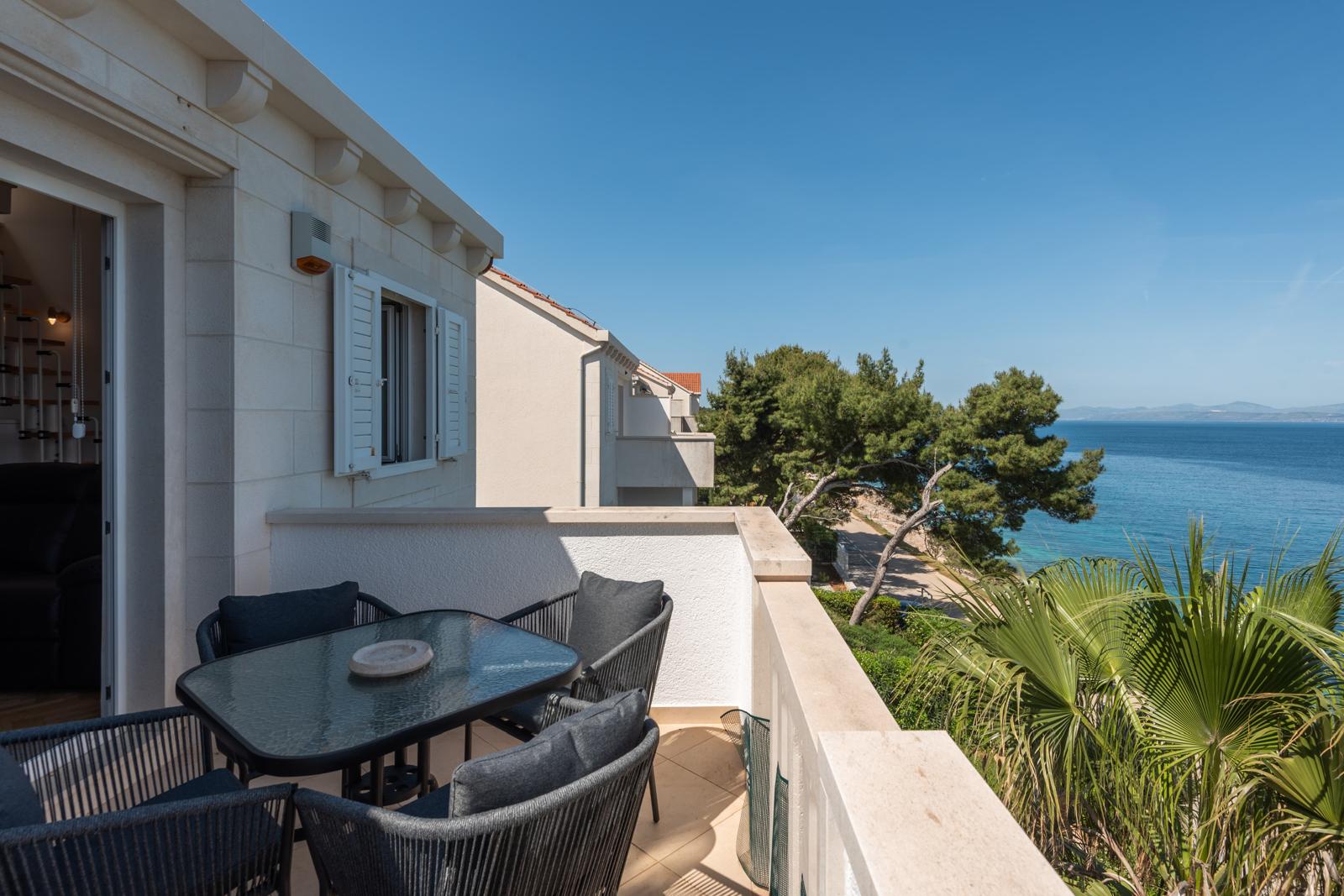 Balkon s pogledom na more